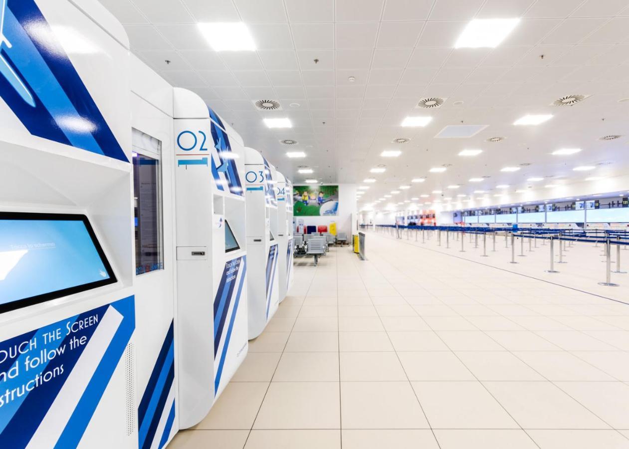 Отель Resting Pods - Zzzleepandgo Vce Venice Airport Тессера Экстерьер фото